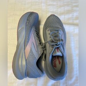 Brooks adrenaline gts running shoes 👟